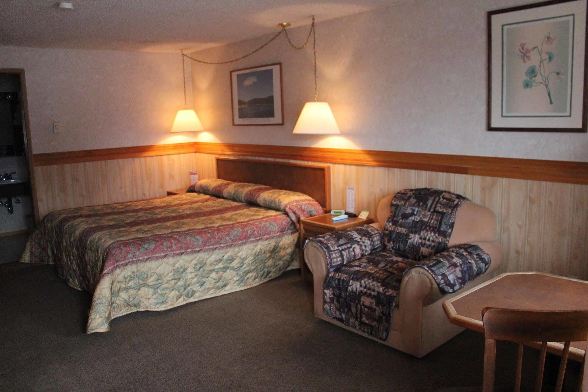 Caboose Motel Libby Экстерьер фото